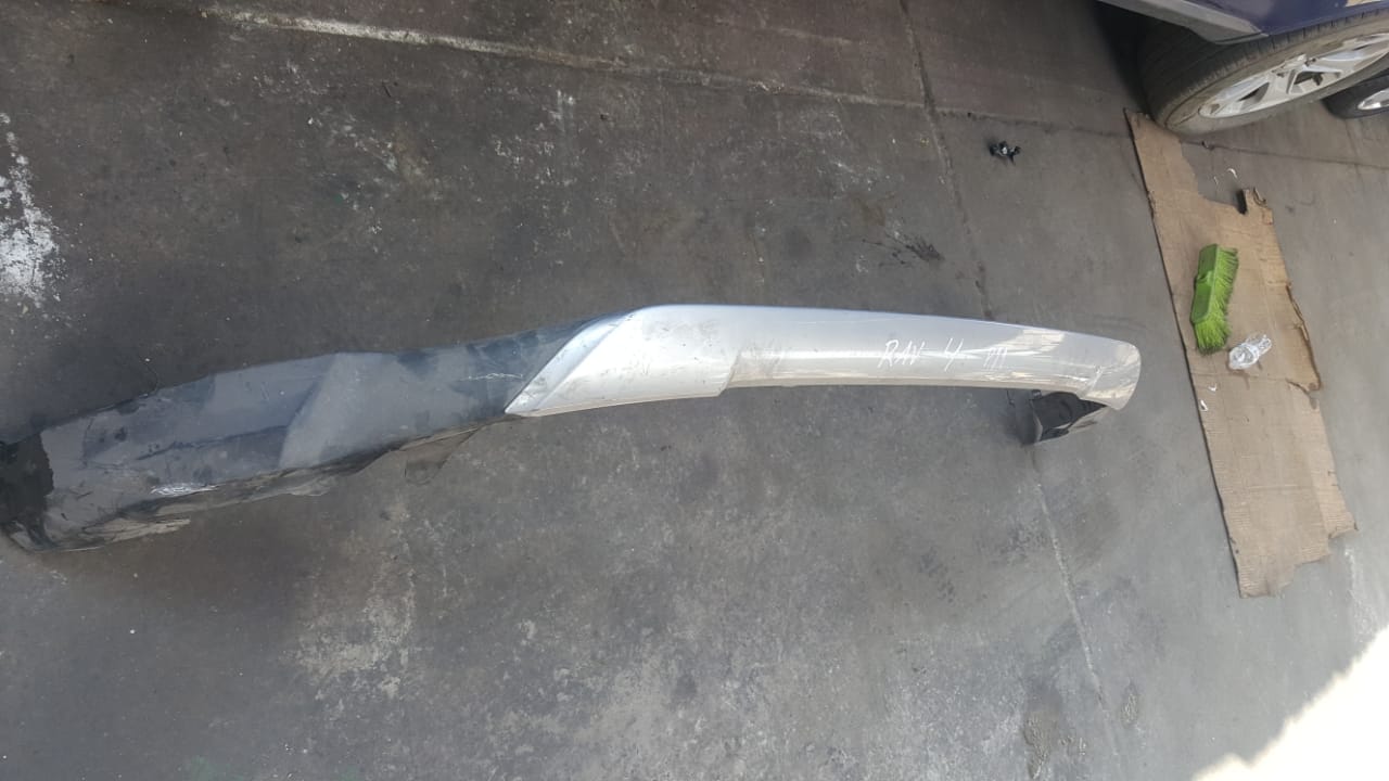 MOLDURA INFERIOR PARACHOQUES DELANTERO  TOYOTA RAV4 2016-2018